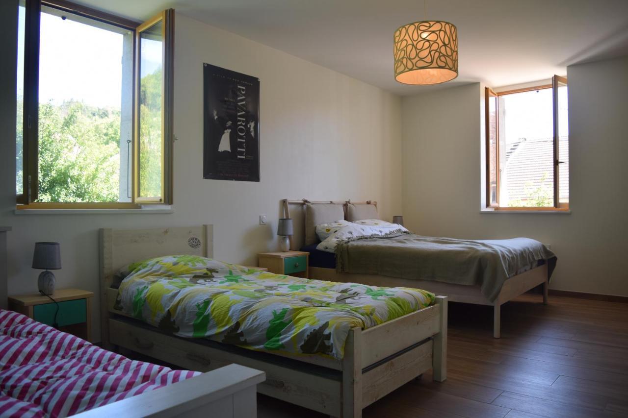 Spacious Apartment In Old Farm Close To Lac De Vouglans La Tour-du-Meix Esterno foto