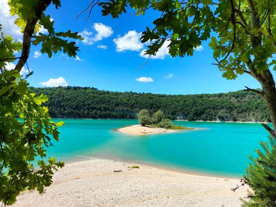 Spacious Apartment In Old Farm Close To Lac De Vouglans La Tour-du-Meix Esterno foto