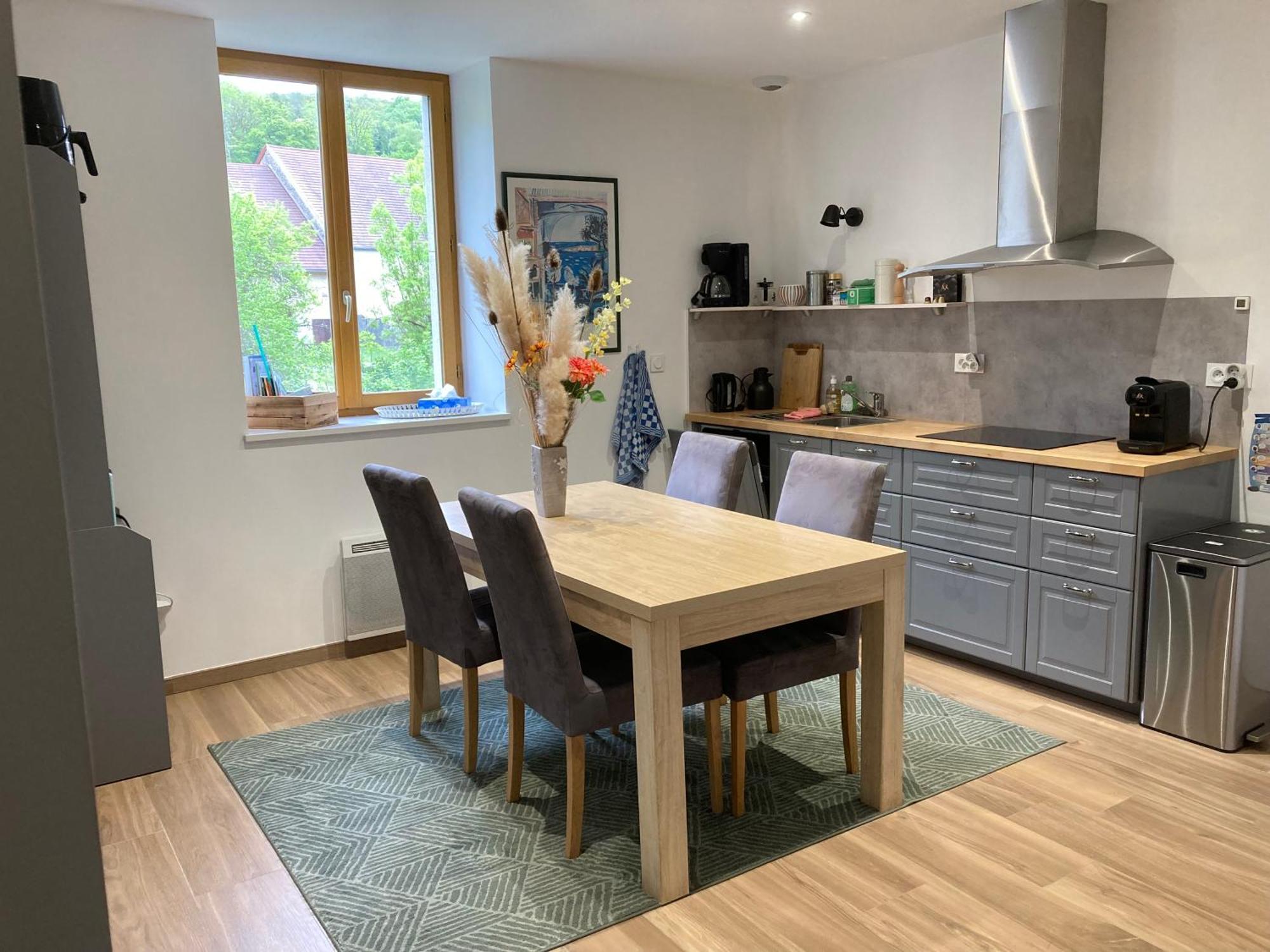 Spacious Apartment In Old Farm Close To Lac De Vouglans La Tour-du-Meix Esterno foto